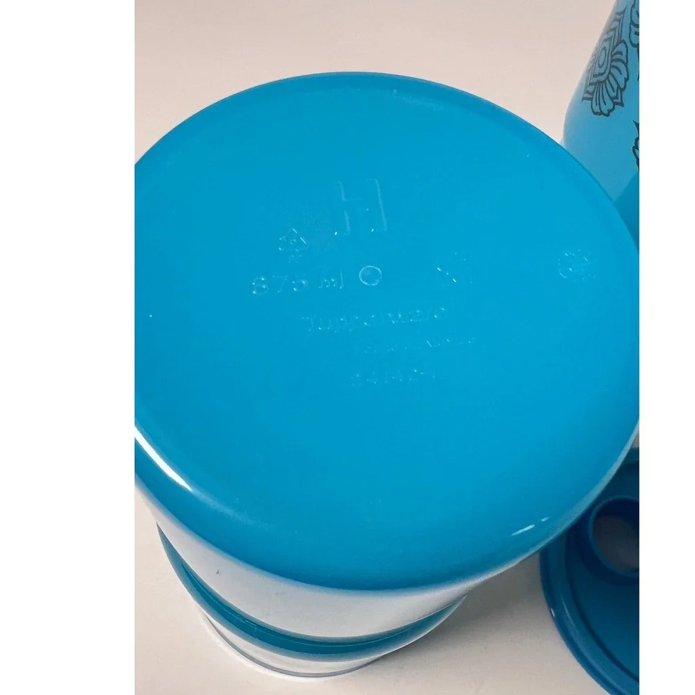 Tupperware ThirstQuake Mega Tumbler 30 oz On the Go Flip Top Cup Aqua Mandala